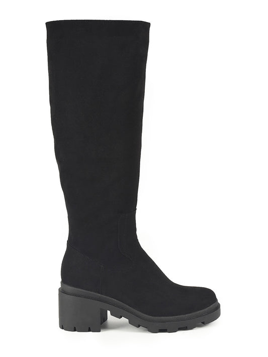 Black low-heeled boot
