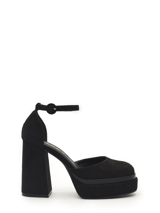 Zapato de tacón con plataforma en color negro